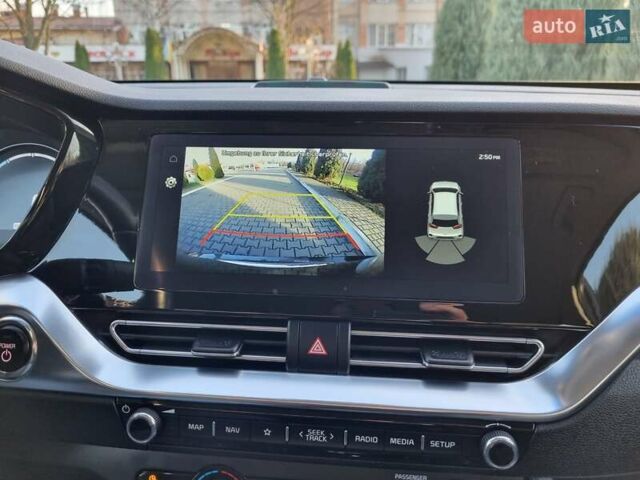 Серый Киа Niro, объемом двигателя 0 л и пробегом 121 тыс. км за 18750 $, фото 45 на Automoto.ua