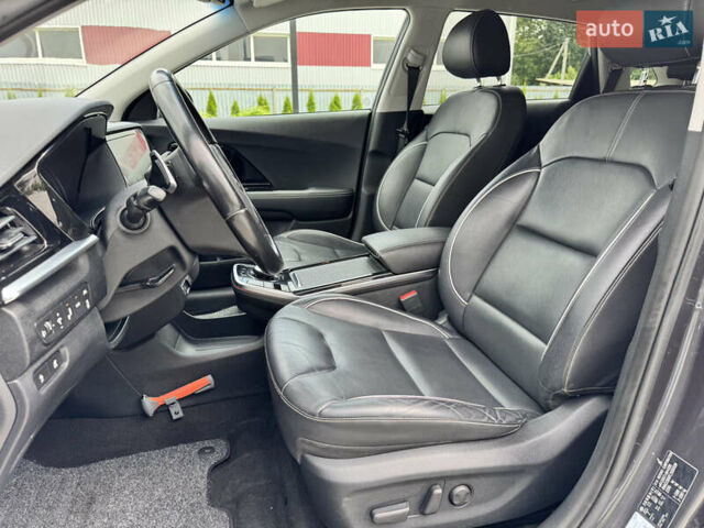 Серый Киа Niro, объемом двигателя 0 л и пробегом 137 тыс. км за 19500 $, фото 9 на Automoto.ua