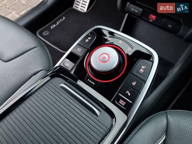 Серый Киа Niro, объемом двигателя 0 л и пробегом 42 тыс. км за 22850 $, фото 40 на Automoto.ua