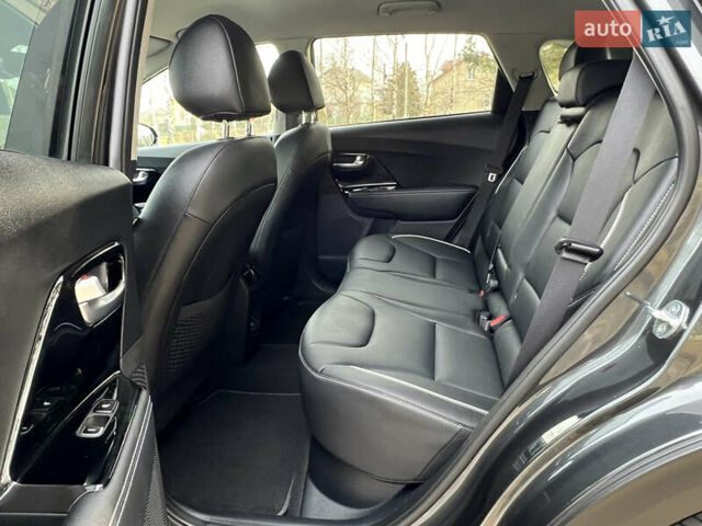 Серый Киа Niro, объемом двигателя 0 л и пробегом 49 тыс. км за 22890 $, фото 15 на Automoto.ua