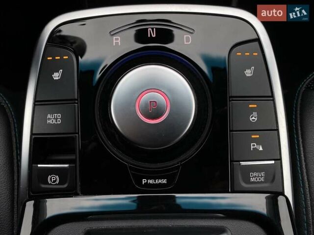 Серый Киа Niro, объемом двигателя 0 л и пробегом 86 тыс. км за 24400 $, фото 11 на Automoto.ua