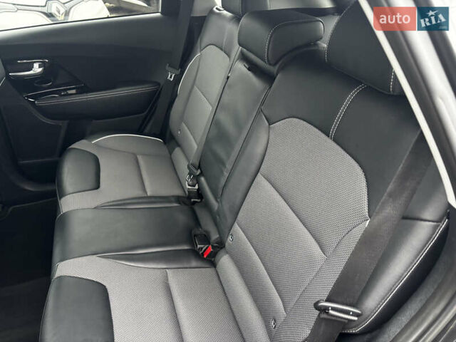 Серый Киа Niro, объемом двигателя 0 л и пробегом 39 тыс. км за 23100 $, фото 35 на Automoto.ua