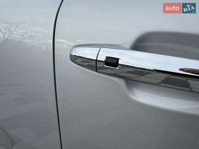 Сірий Кіа Niro, об'ємом двигуна 0 л та пробігом 101 тис. км за 19300 $, фото 17 на Automoto.ua