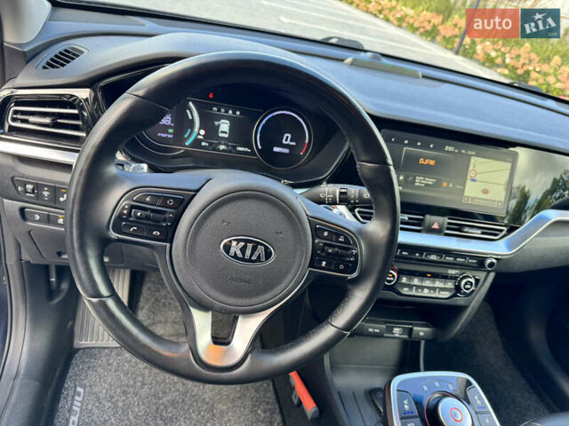 Сірий Кіа Niro, об'ємом двигуна 0 л та пробігом 138 тис. км за 19900 $, фото 29 на Automoto.ua