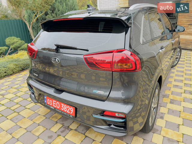 Серый Киа Niro, объемом двигателя 0 л и пробегом 137 тыс. км за 18450 $, фото 15 на Automoto.ua