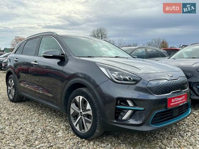 Сірий Кіа Niro, об'ємом двигуна 0 л та пробігом 100 тис. км за 21900 $, фото 24 на Automoto.ua