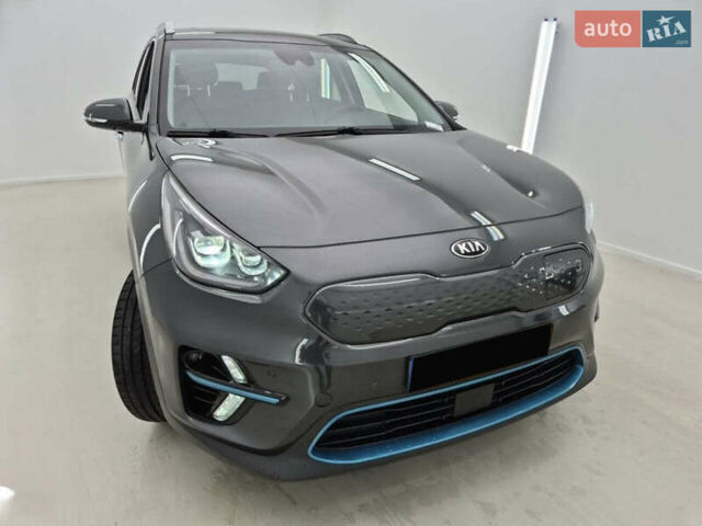 Серый Киа Niro, объемом двигателя 0 л и пробегом 87 тыс. км за 19800 $, фото 2 на Automoto.ua