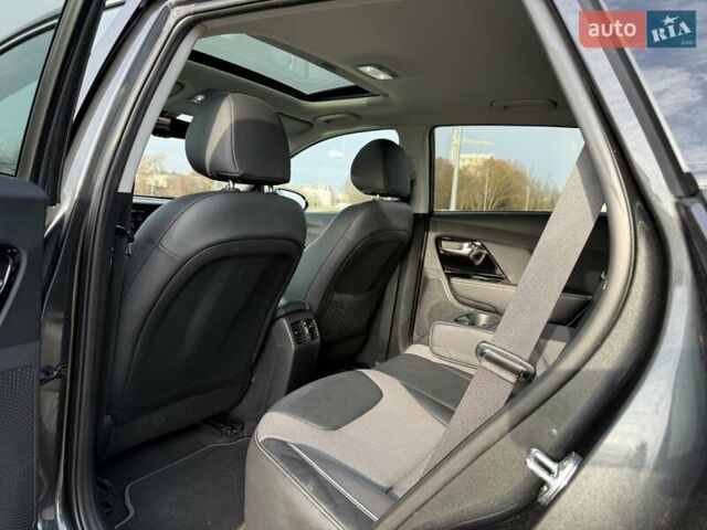 Сірий Кіа Niro, об'ємом двигуна 0 л та пробігом 88 тис. км за 21700 $, фото 29 на Automoto.ua