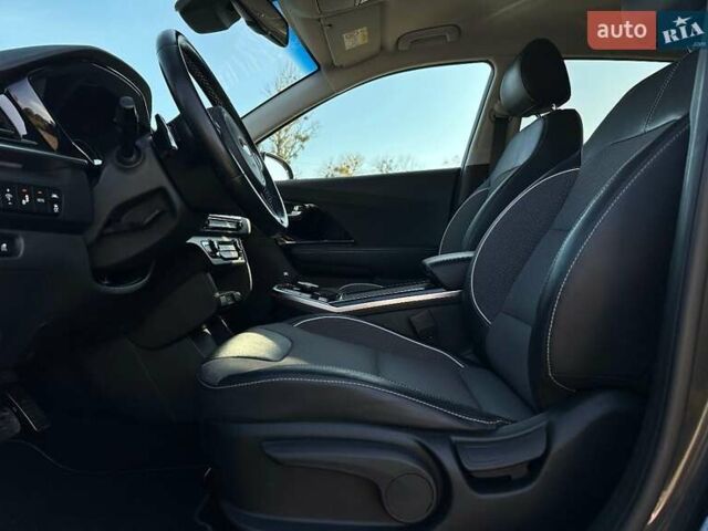 Сірий Кіа Niro, об'ємом двигуна 0 л та пробігом 37 тис. км за 24600 $, фото 36 на Automoto.ua