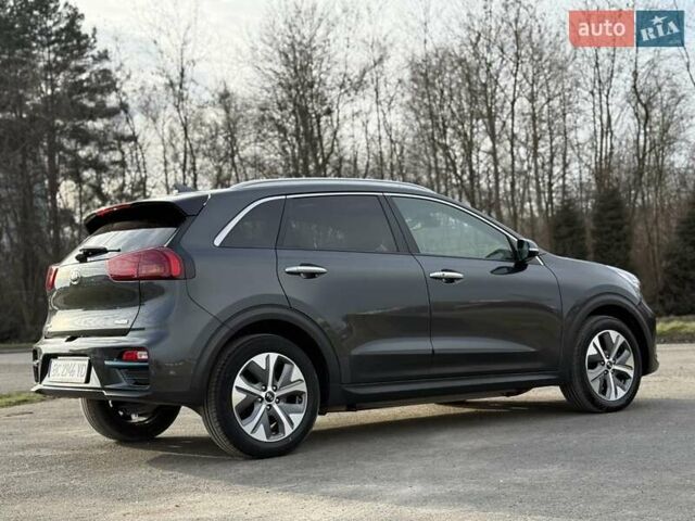 Сірий Кіа Niro, об'ємом двигуна 0 л та пробігом 88 тис. км за 21700 $, фото 13 на Automoto.ua