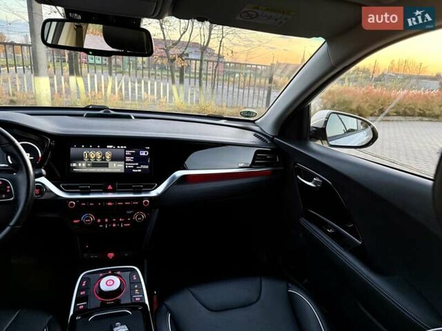 Киа Niro 2021 в Бердичеве на Automoto.ua Серый Киа Niro, объемом двигателя 0 л и пробегом 70 тыс. км за 21350 $, фото 101 на Automoto.ua