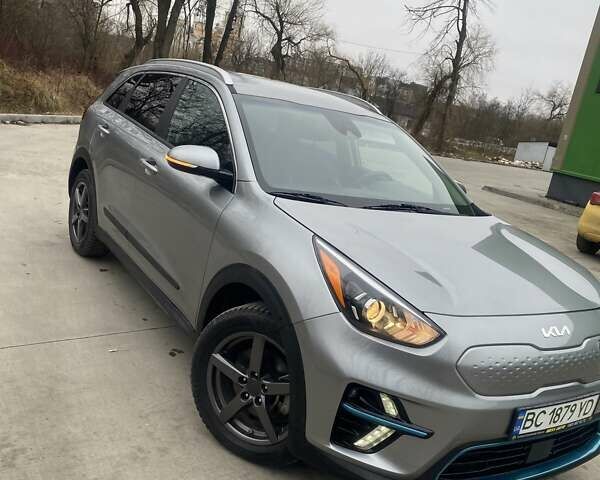 Серый Киа Niro, объемом двигателя 0 л и пробегом 54 тыс. км за 19999 $, фото 18 на Automoto.ua