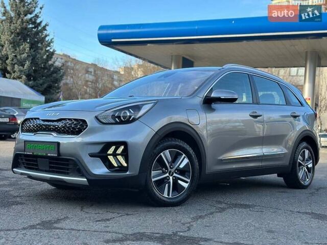 Серый Киа Niro, объемом двигателя 1.6 л и пробегом 57 тыс. км за 24900 $, фото 2 на Automoto.ua