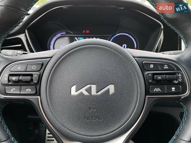 Сірий Кіа Niro, об'ємом двигуна 0 л та пробігом 86 тис. км за 23400 $, фото 36 на Automoto.ua