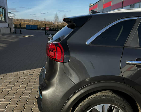 Серый Киа Niro, объемом двигателя 0 л и пробегом 86 тыс. км за 23400 $, фото 59 на Automoto.ua