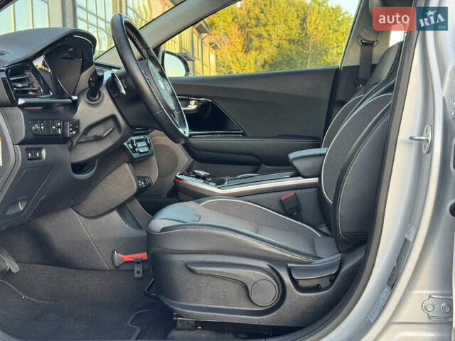 Серый Киа Niro, объемом двигателя 0 л и пробегом 139 тыс. км за 17999 $, фото 29 на Automoto.ua