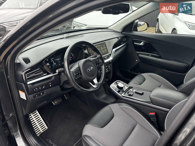 Серый Киа Niro, объемом двигателя 0 л и пробегом 39 тыс. км за 23100 $, фото 19 на Automoto.ua