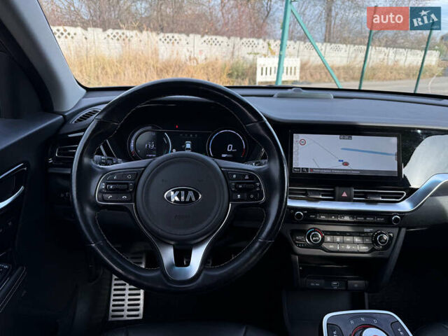 Серый Киа Niro, объемом двигателя 0 л и пробегом 82 тыс. км за 22900 $, фото 43 на Automoto.ua
