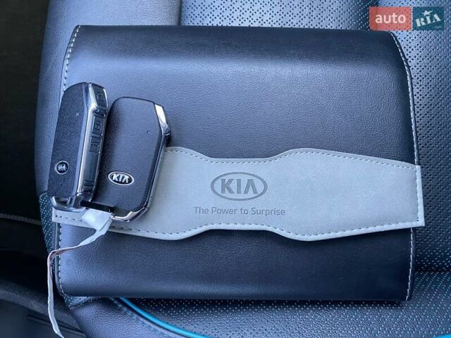 Серый Киа Niro, объемом двигателя 0 л и пробегом 67 тыс. км за 23400 $, фото 58 на Automoto.ua