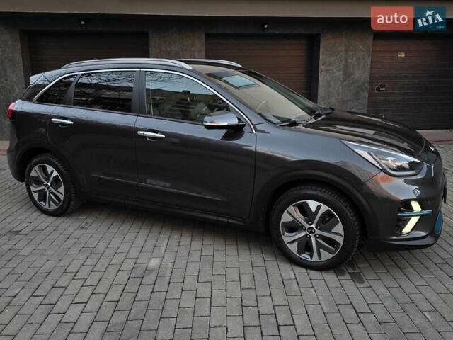 Сірий Кіа Niro, об'ємом двигуна 0 л та пробігом 136 тис. км за 18899 $, фото 3 на Automoto.ua