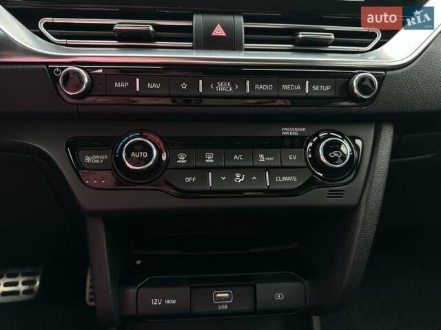 Серый Киа Niro, объемом двигателя 0 л и пробегом 62 тыс. км за 23600 $, фото 58 на Automoto.ua