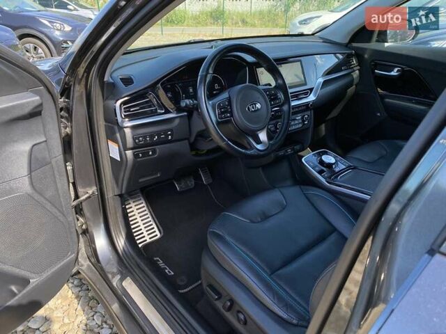 Серый Киа Niro, объемом двигателя 0 л и пробегом 67 тыс. км за 23400 $, фото 3 на Automoto.ua