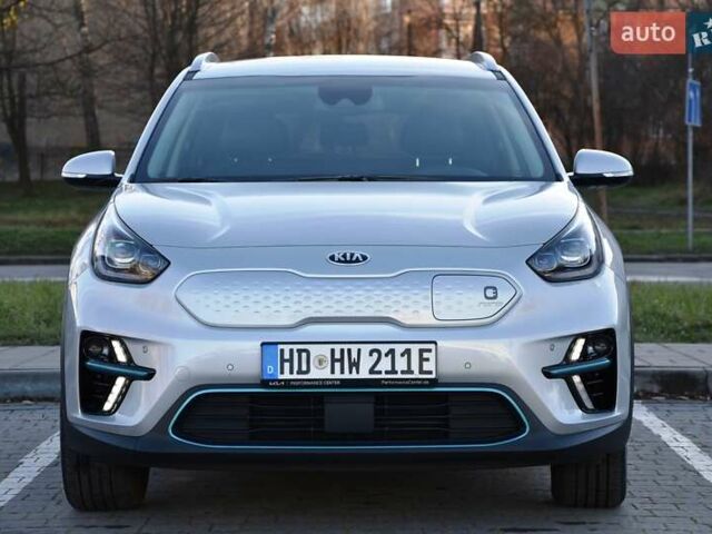 Серый Киа Niro, объемом двигателя 0 л и пробегом 23 тыс. км за 24590 $, фото 3 на Automoto.ua
