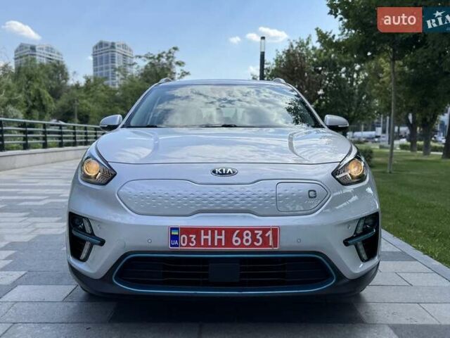 Серый Киа Niro, объемом двигателя 0 л и пробегом 96 тыс. км за 18999 $, фото 7 на Automoto.ua