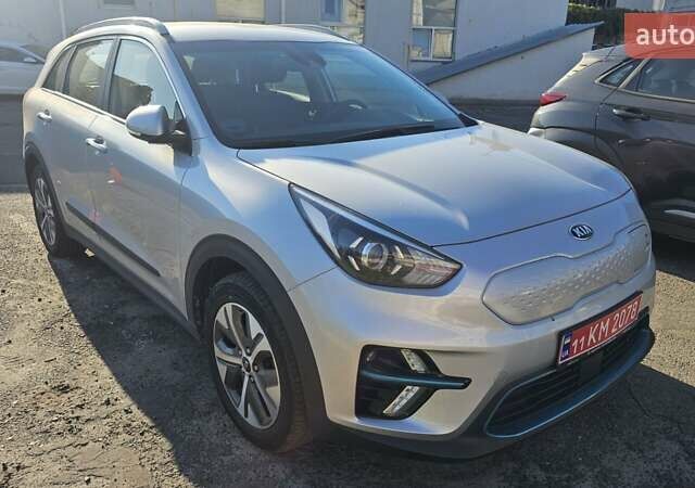 Серый Киа Niro, объемом двигателя 0 л и пробегом 39 тыс. км за 22700 $, фото 8 на Automoto.ua