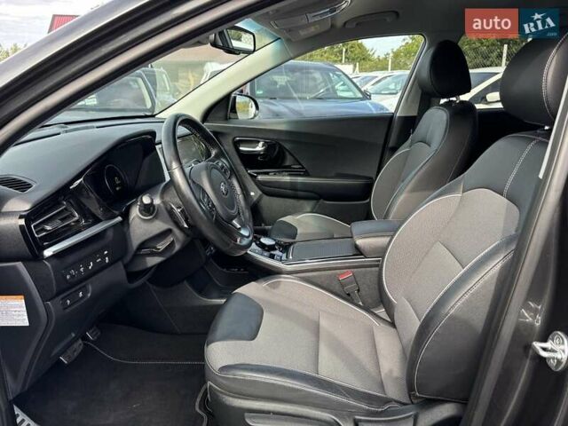 Серый Киа Niro, объемом двигателя 0 л и пробегом 67 тыс. км за 22400 $, фото 26 на Automoto.ua