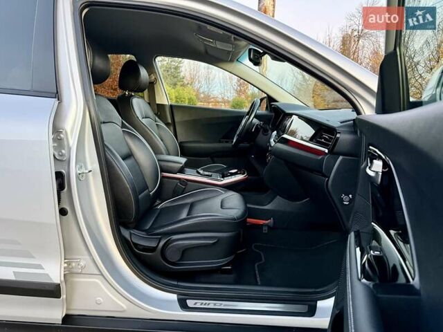 Киа Niro 2021 в Бердичеве на Automoto.ua Серый Киа Niro, объемом двигателя 0 л и пробегом 70 тыс. км за 21350 $, фото 75 на Automoto.ua