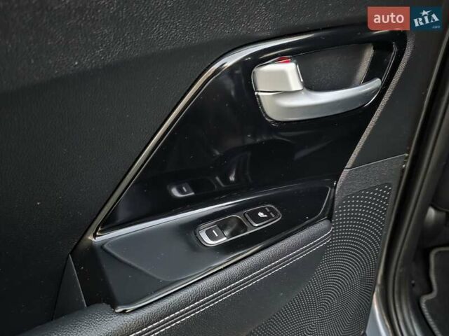 Сірий Кіа Niro, об'ємом двигуна 0 л та пробігом 136 тис. км за 18899 $, фото 28 на Automoto.ua