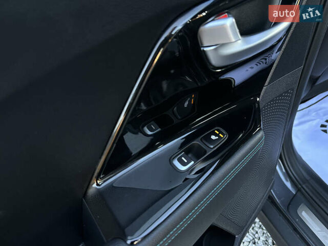 Серый Киа Niro, объемом двигателя 0 л и пробегом 55 тыс. км за 18899 $, фото 39 на Automoto.ua