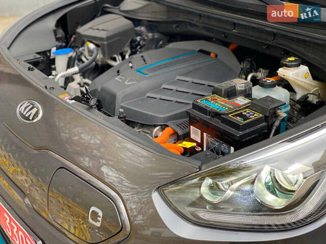 Серый Киа Niro, объемом двигателя 0 л и пробегом 149 тыс. км за 18550 $, фото 30 на Automoto.ua
