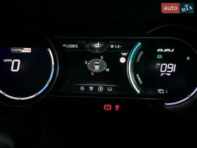 Серый Киа Niro, объемом двигателя 0 л и пробегом 54 тыс. км за 23900 $, фото 47 на Automoto.ua