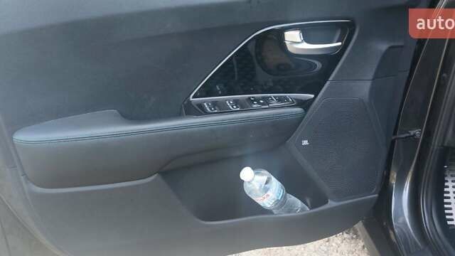 Сірий Кіа Niro, об'ємом двигуна 0 л та пробігом 62 тис. км за 18500 $, фото 10 на Automoto.ua