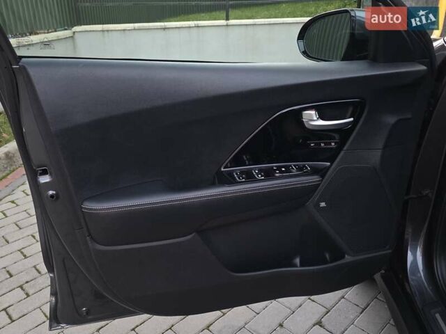 Сірий Кіа Niro, об'ємом двигуна 0 л та пробігом 136 тис. км за 18899 $, фото 19 на Automoto.ua