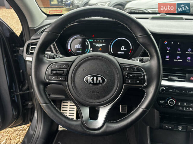 Серый Киа Niro, объемом двигателя 0 л и пробегом 39 тыс. км за 23100 $, фото 25 на Automoto.ua