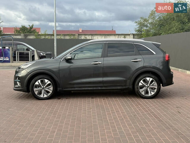 Серый Киа Niro, объемом двигателя 0 л и пробегом 77 тыс. км за 20990 $, фото 4 на Automoto.ua