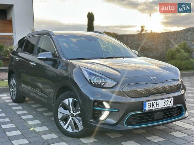 Сірий Кіа Niro, об'ємом двигуна 0 л та пробігом 105 тис. км за 19950 $, фото 10 на Automoto.ua