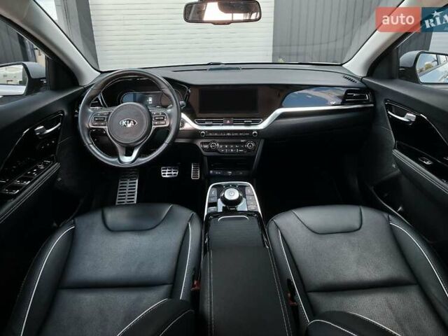 Серый Киа Niro, объемом двигателя 0 л и пробегом 32 тыс. км за 23500 $, фото 46 на Automoto.ua