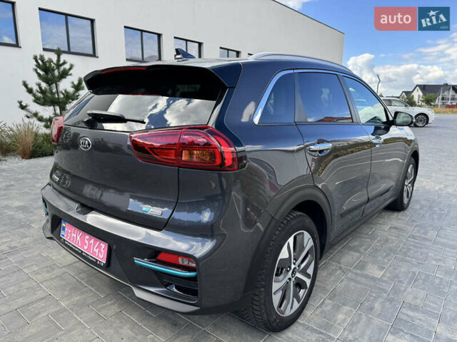 Сірий Кіа Niro, об'ємом двигуна 0 л та пробігом 138 тис. км за 19900 $, фото 4 на Automoto.ua