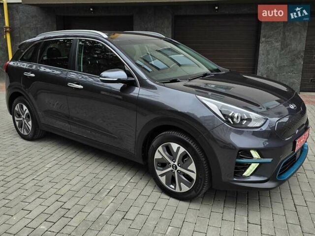 Серый Киа Niro, объемом двигателя 0 л и пробегом 153 тыс. км за 17950 $, фото 3 на Automoto.ua