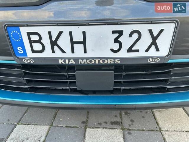 Сірий Кіа Niro, об'ємом двигуна 0 л та пробігом 105 тис. км за 19950 $, фото 27 на Automoto.ua