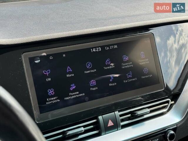 Серый Киа Niro, объемом двигателя 0 л и пробегом 62 тыс. км за 22450 $, фото 23 на Automoto.ua