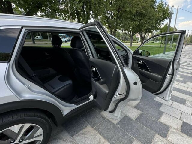 Серый Киа Niro, объемом двигателя 2 л и пробегом 98 тыс. км за 19400 $, фото 15 на Automoto.ua