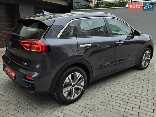 Серый Киа Niro, объемом двигателя 0 л и пробегом 142 тыс. км за 17999 $, фото 10 на Automoto.ua