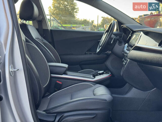 Серый Киа Niro, объемом двигателя 0 л и пробегом 139 тыс. км за 17999 $, фото 40 на Automoto.ua