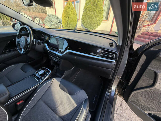 Серый Киа Niro, объемом двигателя 0 л и пробегом 157 тыс. км за 18350 $, фото 24 на Automoto.ua