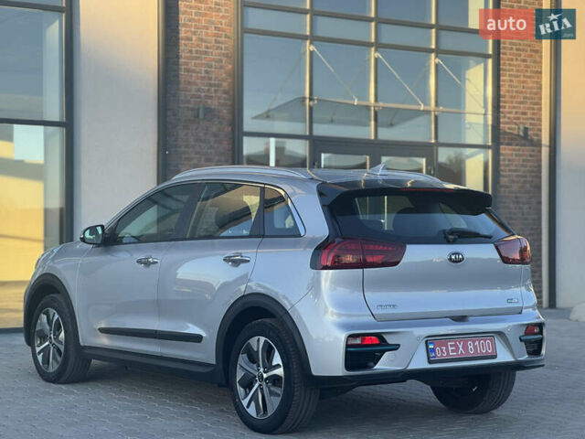 Серый Киа Niro, объемом двигателя 0 л и пробегом 139 тыс. км за 17999 $, фото 15 на Automoto.ua